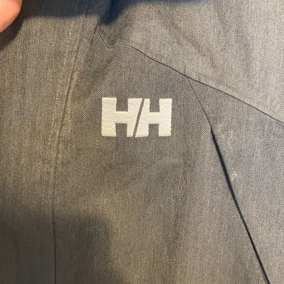 #133 Women's Helly Hansen Grey Winter Coat, Size Medium - Picture 3 of 13